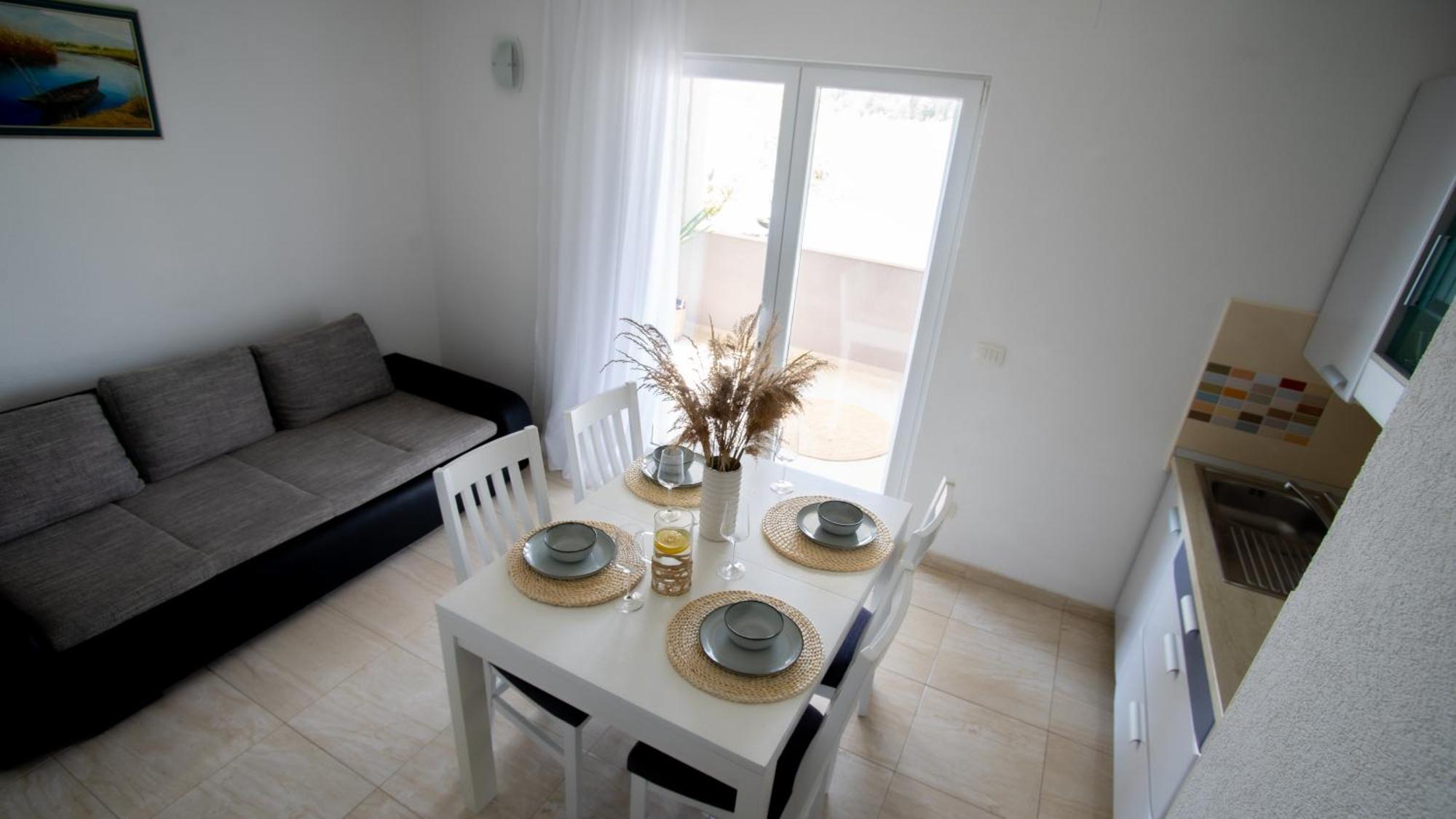 Apartment Antun - Adriatic Coast Retreat 블라체 객실 사진