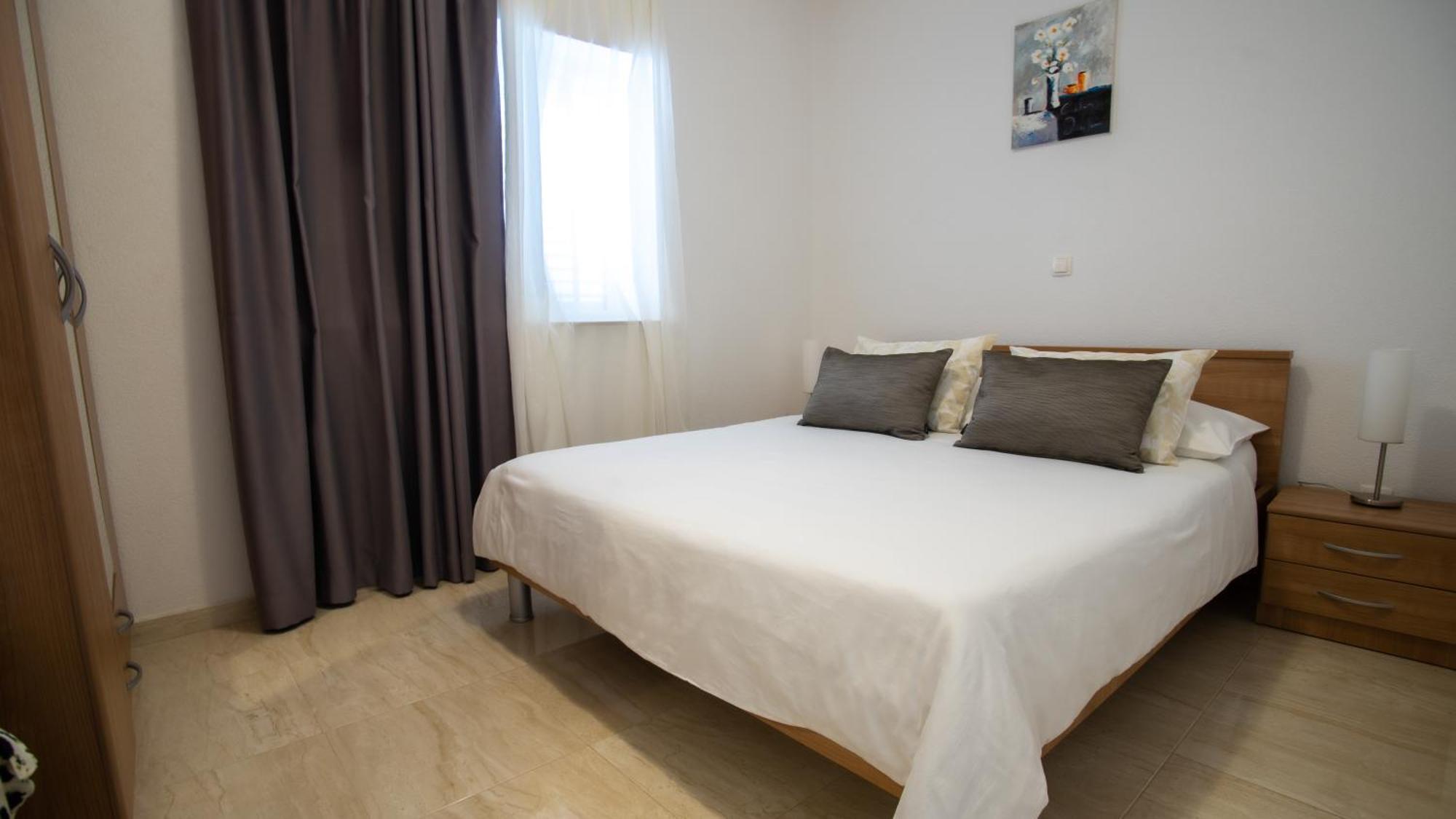 Apartment Antun - Adriatic Coast Retreat 블라체 객실 사진