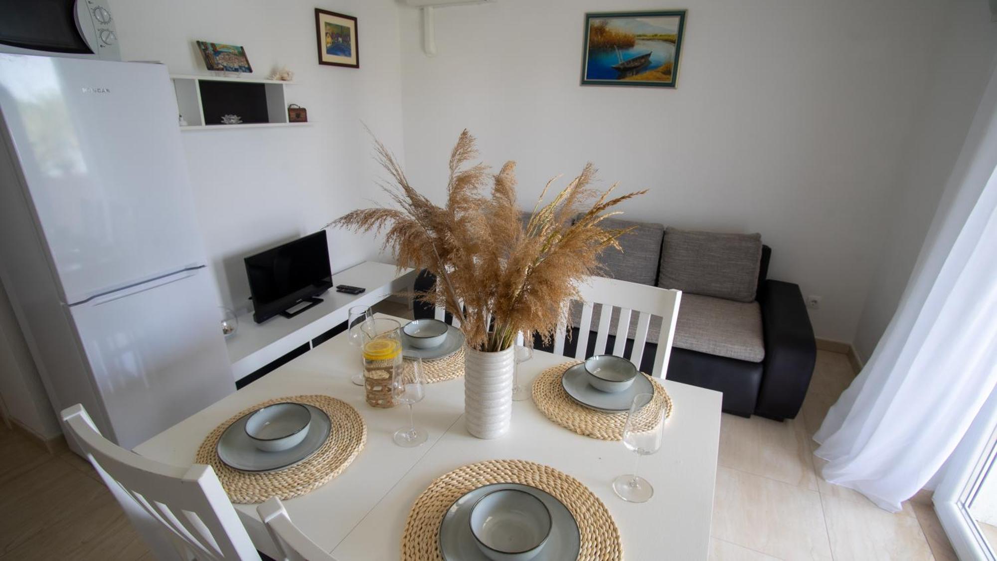 Apartment Antun - Adriatic Coast Retreat 블라체 객실 사진